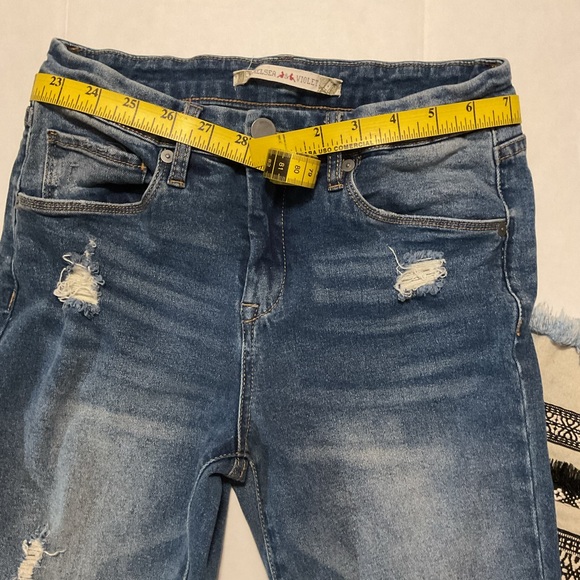 Chelsea & Violet Women’s Jeans Blue Wash Distressed - Picture 6 of 12